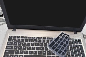 华硕R556LJ游戏表现如何？（一款性能与价格兼备的游戏笔记本电脑）