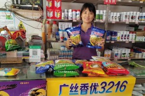 索尼F3216手机的全面评测（揭秘索尼F3216手机的性能、摄影、显示等亮点及不足）