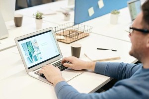 电脑U盘重装制作教程（一步步教你如何制作电脑U盘重装系统）