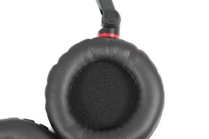 宾果游戏耳机的设计与性能评测（揭秘宾果游戏耳机的音质、舒适度和功能特点）