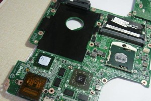 戴尔Vostro5471拆机教程（轻松拆解你的戴尔Vostro5471，了解它的内部结构）