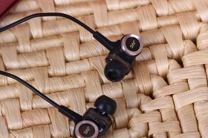 揭秘JVCFXZ100（探索JVCFXZ100耳机的卓越音质和令人惊叹的舒适度）