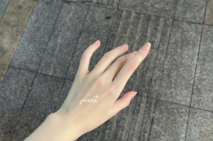 如何成为一位出色的手指控（掌握技巧，展现魅力）